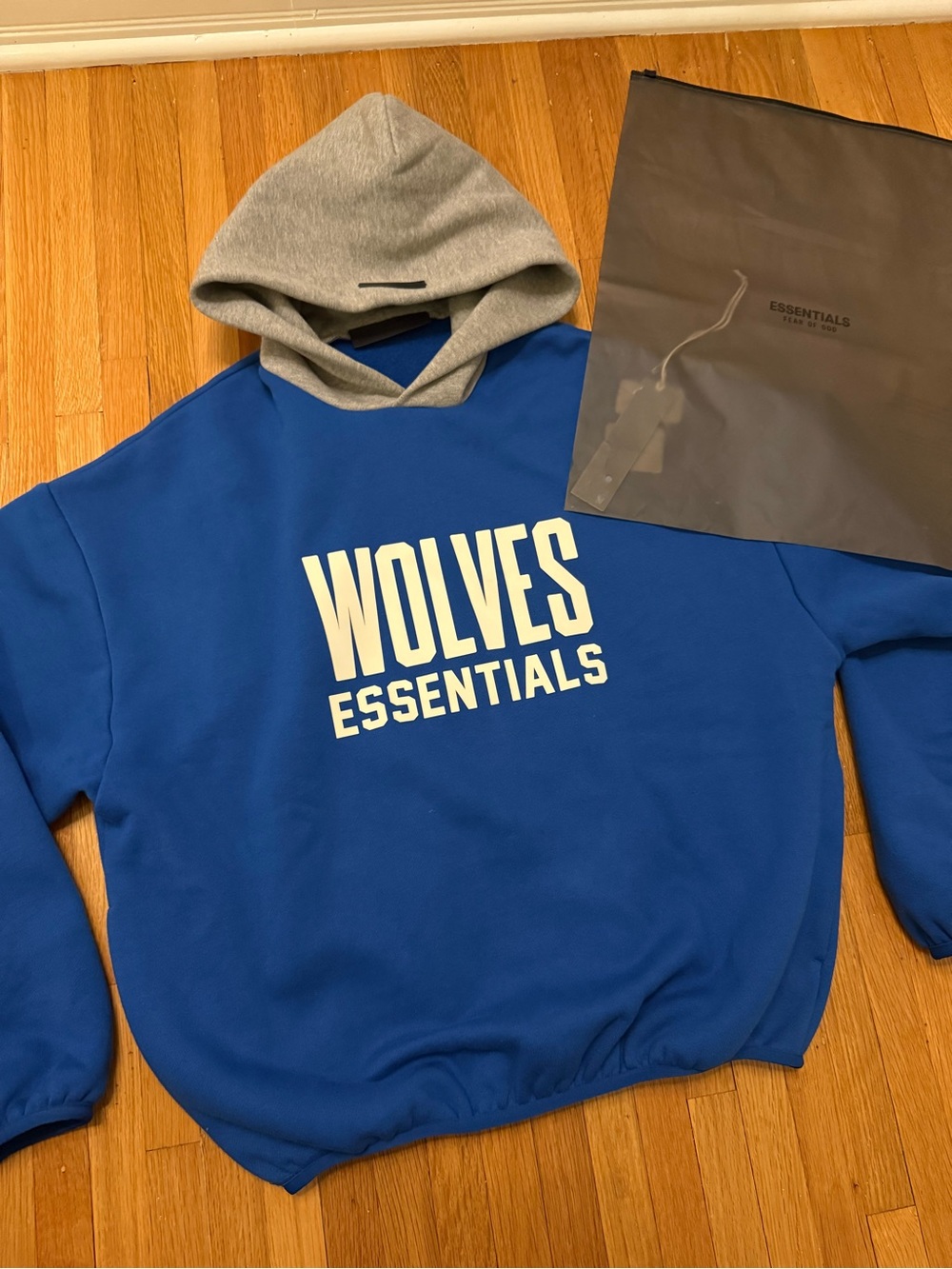 Essentials x Fear of God Wolves Unisex Minnesota Timberwolves Hoodie XS